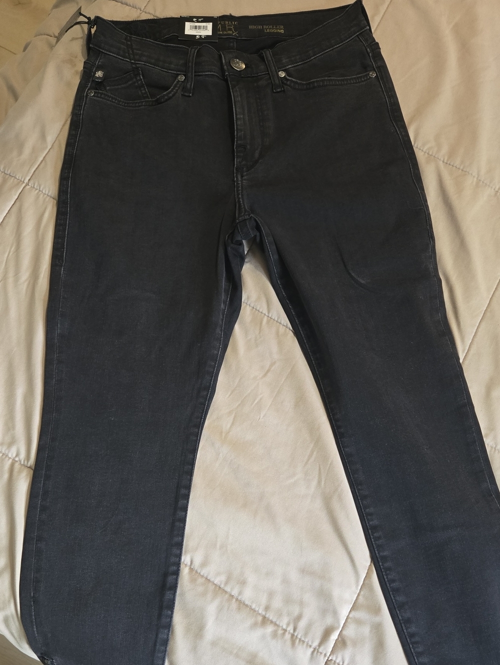 Woman's Skinny Jeggins/Jeans in Black
